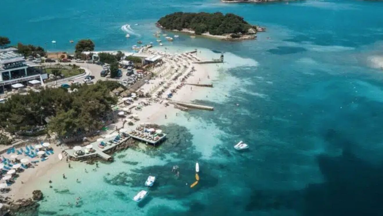 Unde poți face plajă în luna octombrie. „Caraibele Europei” este deschis pentru turiști