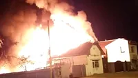 Cei trei copii răniți în incendiul de la Mureș au murit