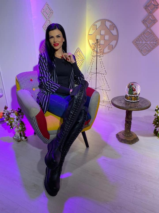 Lavinia a divorțat în secret, la notar, după ce s-a tunat din cap până-n picioare