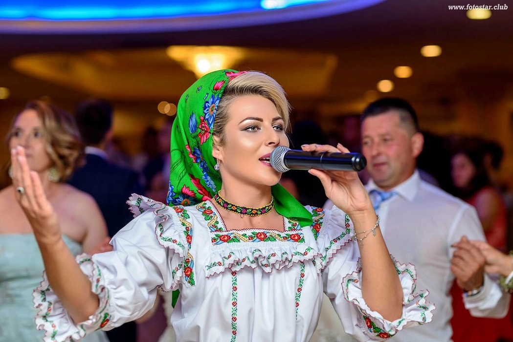 S-au cunoscut în urmă cu 5 luni, iar acum se pregătesc de nuntă! O cunoscută artistă de la noi se mărită