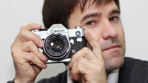 Cine este Octavian Micleușanu, singurul fotograf român de la Festivalul de Film de la Veneția