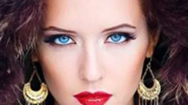 Iti vine să crezi că e aceeasi persoană? Cum arată această tânără fără pic de machiaj! Schimbarea e dramatică