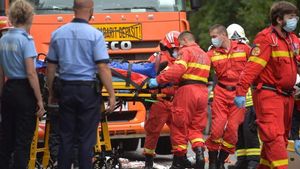 O femeie din Constanța se zbate între viață și moarte după ce s-a stropit cu spirt și și-a dat foc. Și soțul ei a fost rănit
