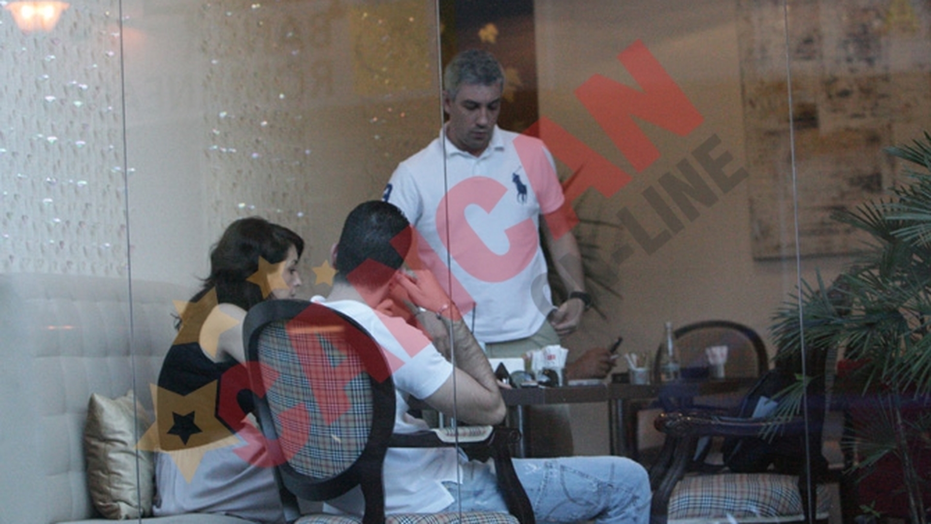 "Sanchi" bate cafenelele de fite