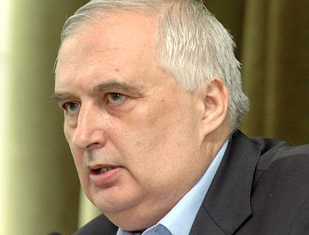 Eugen Uricaru se află în proces cu Dan Mircea Cipariu