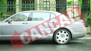 Dan Diaconescu si-a lovit Bentley-ul de opt miliarde