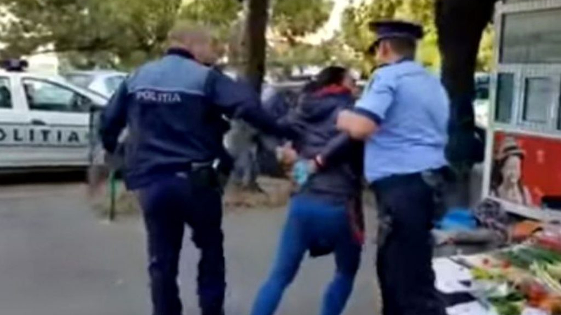 Polițiștii care au încătușat-o pe femeia din Ploiești care vindea zarzavaturi, anchetați disciplinar!
