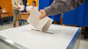 Surpriză uriașă: cine e pe locul 3 în ultimul sondaj pentru Primăria Capitalei? Candidatul care vine puternic din urmă