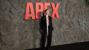 Thrillerul cu care Netflix vrea să dea lovitura: Charlize Theron și Taron Egerton, în rolurile principale