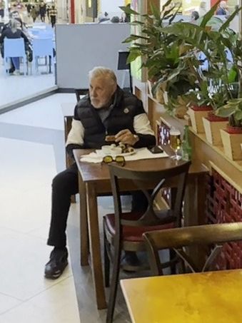 Ilie Năstase a rezistat cât a rezistat, apoi s-a “evaporat”. Evadare ca-n filme de lângă soție!