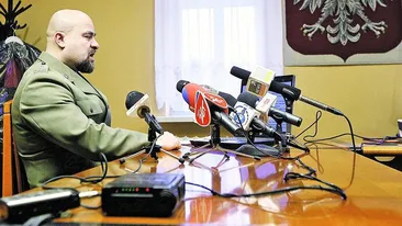 Jurnalistii polonezi, socati de gestul unui procuror militar! I-a dat afara din conferinta si s-a impuscat