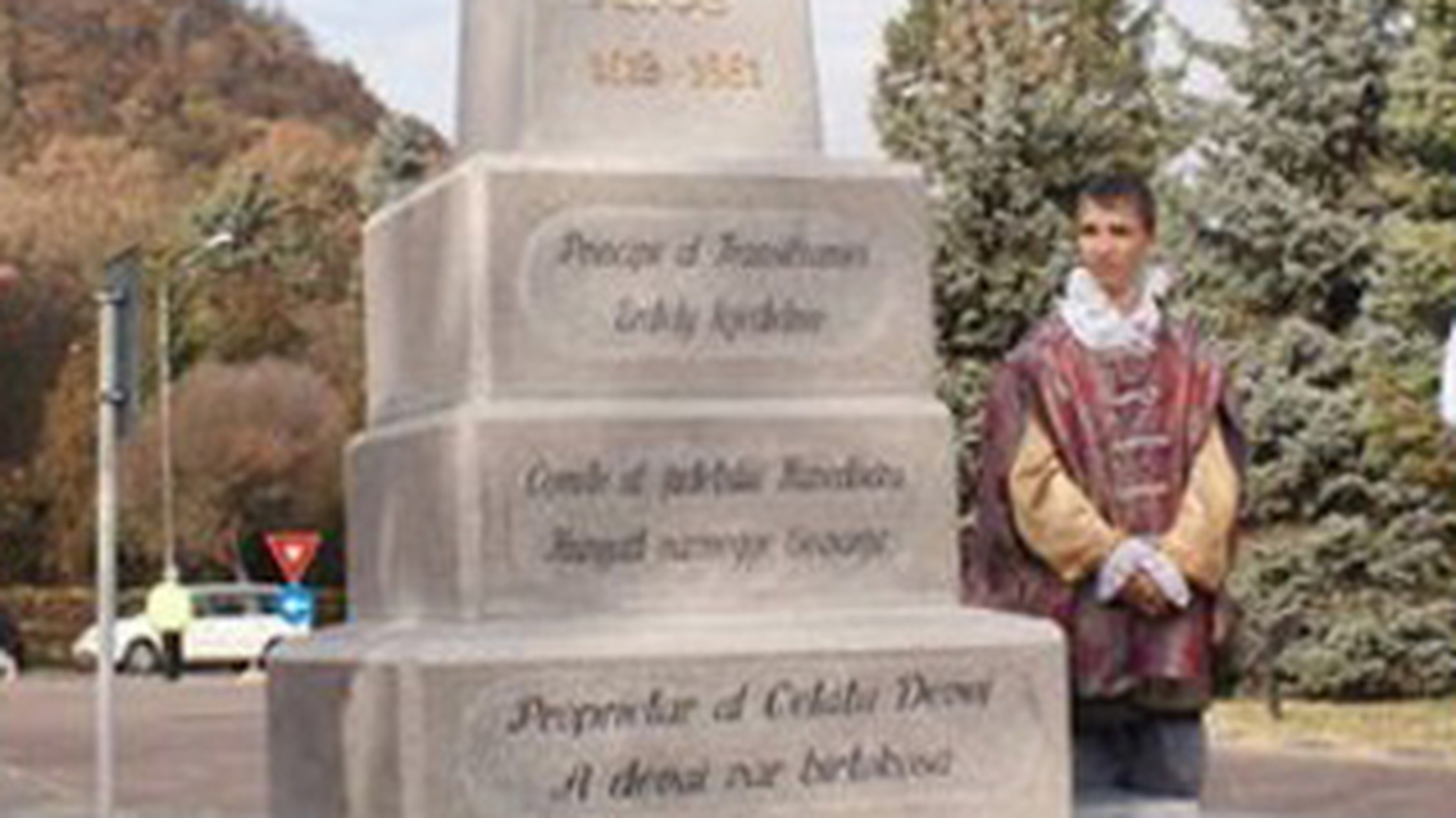 Un pensionar din Deva a intrat in greva foamei din cauza unei inscriptii eronate de pe un monument!