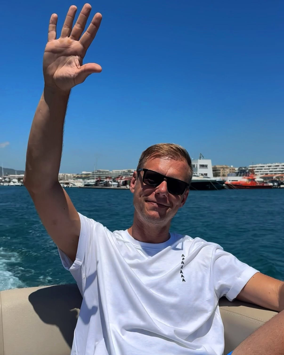 Armin van Buuren a făcut spectacol la Iași, dar cele 3 milioane nu s-au achitat. Cel mai scump show plătit din bani publici s-a terminat în instanță!