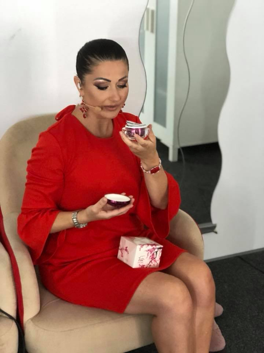 Gabriela Cristea desființează un magazin de materiale de construcții! Vedeta a răbufnit: “Sunt niste hoti penali, nesimtiti, care iau banii in avans ca la … “