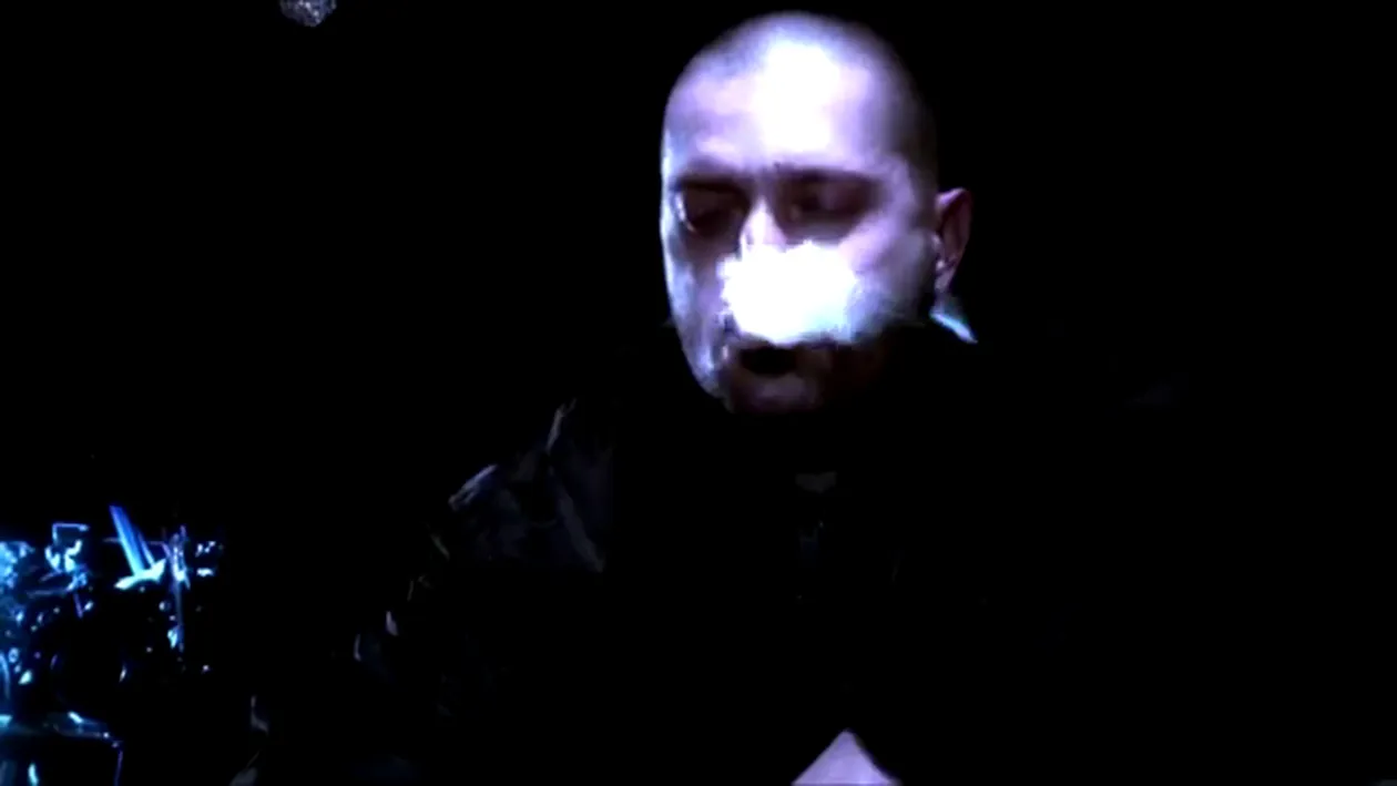 Cheloo l-a luat la palme pe Daniel Lazar, pentru ca a baut fara el! Imagini incredibile!