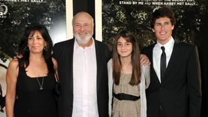 Cine este Nick Reiner, acuzat că și-a ucis tatăl, celebrul regizor Rob Reiner. A avut numeroase probleme de-a lungul vremii