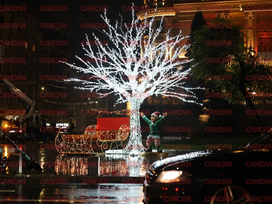 Magia Crăciunului a venit mai devreme! Bucureștiul a fost luminat de sărbătoare! Foto & video