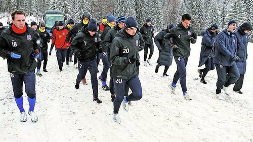S-au relaxat in cantonament! Stelistii au petrecut cu lautari la stana