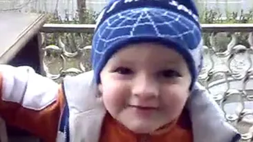 Copilul care imita rata - Mac, mac ma cac! are un fratior mai tare ca el! Asculta-l cum injura: Du-te-n p***a ma-tii