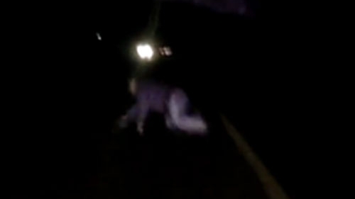 VIDEO Sinucidere filmată din întâmplare! Modul în care un bărbat a ales să-şi pună capăt zilelor i-a şocat pe doi moldoveni