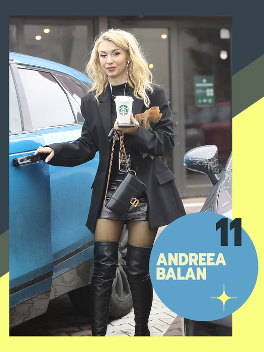 TOP 40 vedete în ipostaze rare! Mai provocator de atât nu se poate. Delia, Anna Lesko şi Ramona Olaru au pus pe jar imaginaţia bărbaţilor în rochiţe mini, mulate, chiar şi nemachiate 