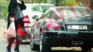 Oana Lis are grija de masina in locul sotului