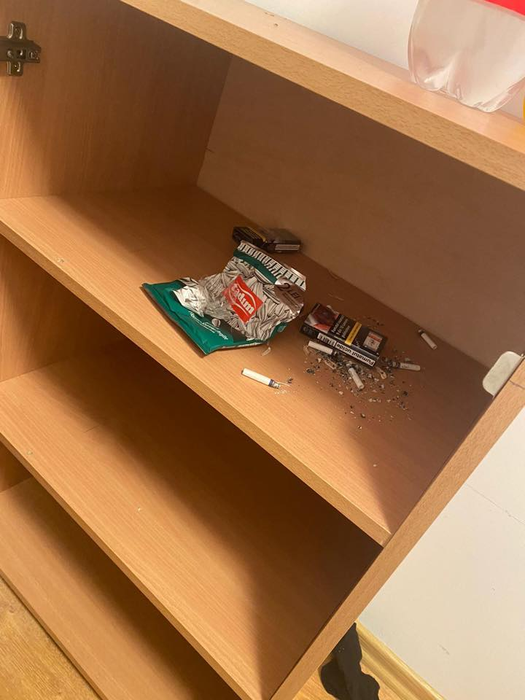 Dezastrul lăsat de românii care au stat într-un centru de carantină din Galați. Viceprimar: „Cine este om și cine câine?”. Imagini greu de privit