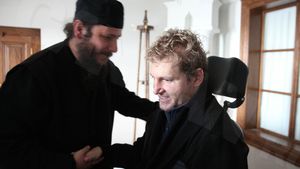 Gigi Becali l-a trimis la stareţul Efrem! Imagini în premieră cu Mihăiţă Neşu de pe Muntele Athos