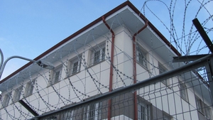 Un deținut din Penitenciarul Vaslui, care s-a spânzurat, a fost salvat la limită de cadrele medicale