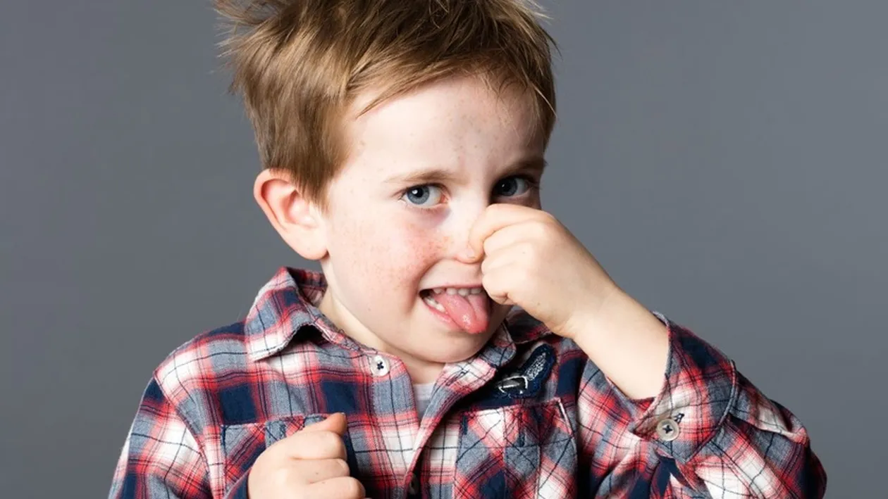 Legea care uimeşte România! Stai la bloc şi faci mâncare? Iată ce păţeşti dacă îţi iese mirosul din casă