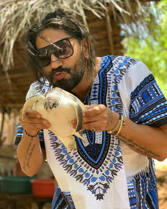 Connect-R o să turbeze! Fotografii cu Misha dezbrăcată, făcute publice astăzi