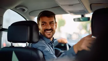 Cât câștigă un șofer de taxi în 2026. Cu câți bani rămâne lunar