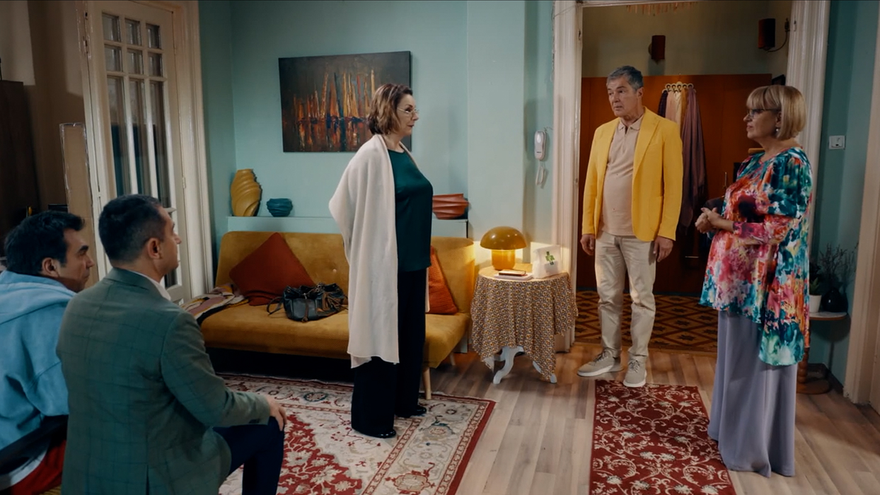 „Mă mut la mama”, o comedie despre familie și toate problemele ei. Primele imagini de pe platourile de filmare