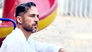 Divorțul îl costă scump pe Dinu Maxer! Artistul pierde contracte pe bandă rulantă: „Nu ne mai vor”