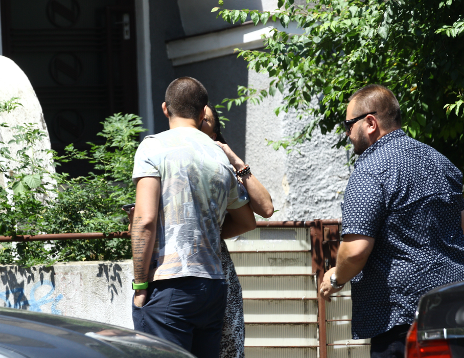 Cătălin Cazacu a "atentat" la sexoasa brunetă