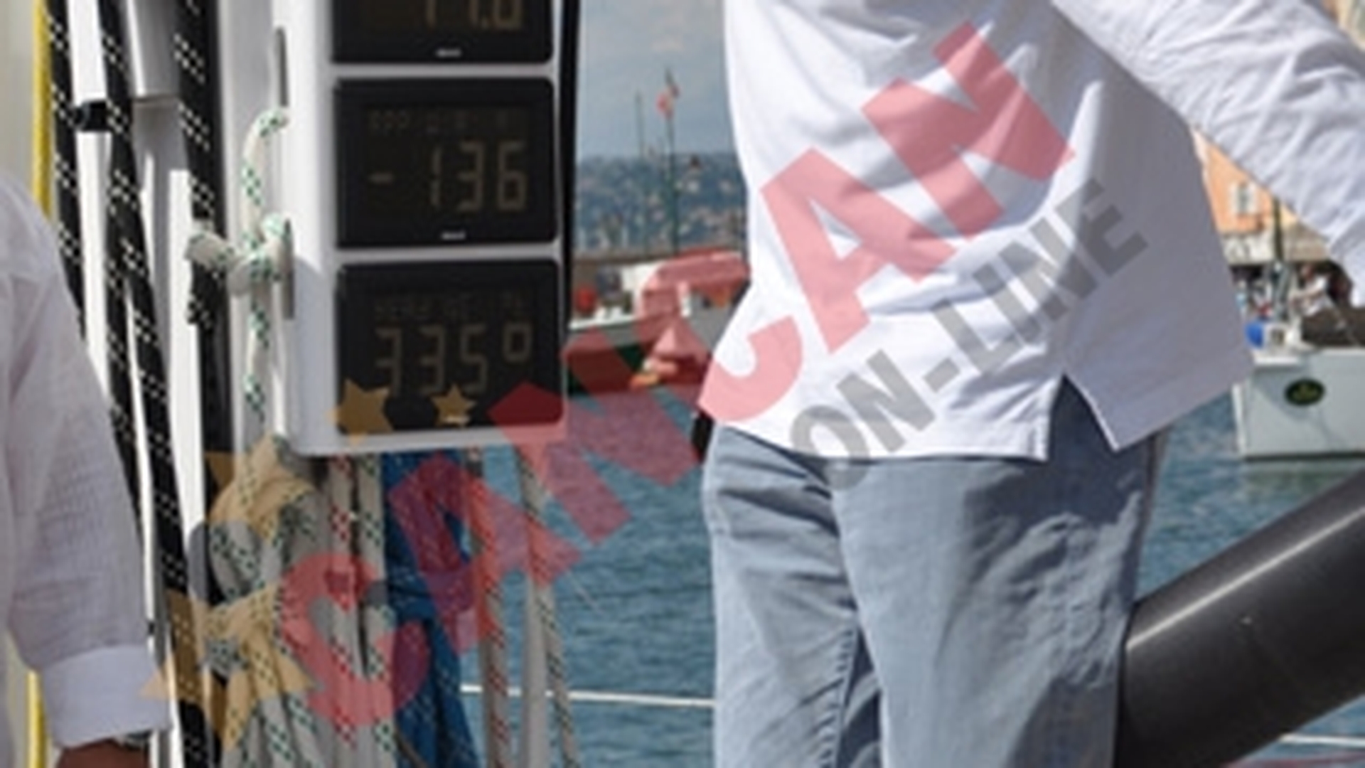 Mandruta pleaca in vacanta pe Marea Neagra cu barca!