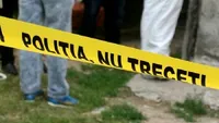 Un bărbat din Vaslui s-a spânzurat de creanga unui nuc din spatele casei