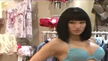 Nu mai suportă frigul! Roxana Marinescu:Plec în Maldive cu iubitul, mi-am luat costum de baie şi mi-am făcut o coafură inghinală