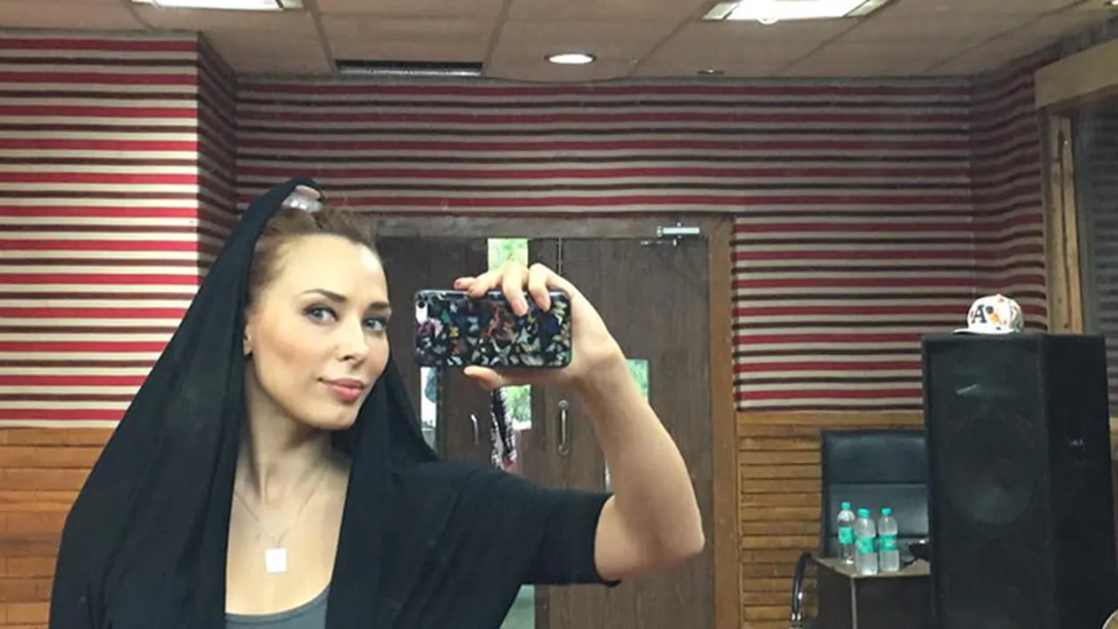 IULIA VÂNTUR a cântat la un spectacol, dar indienii au criticat-o dur!