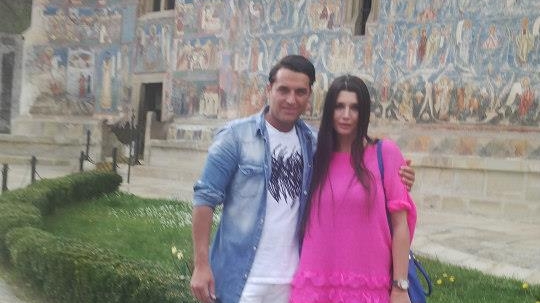 Cand e cu Elena, "Syda" se imbraca sport, cand iese singur la plimbare parca e "scos din cutie"!