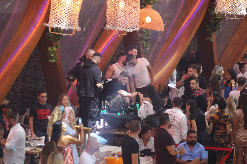 Alexandru Vanghelie, petrecere de 80.000 de euro la Nuba Beach Club © CANCAN.RO