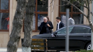 Cavalli s-a inchis in camera de hotel si a baut coniac de 2.500 E inainte de inaugurarea primului sau magazin in Romania!