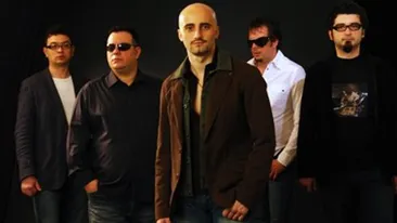 Nebunie curata! Baietii de la Voltaj au pornit spre Cluj pe urgia de afara! Fac popasuri pentru a curata parbrizul!