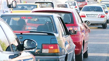 Coloana de masini pe Valea Prahovei, in ambele sensuri de mers!