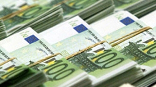 Un jandarm a gasit 50.000 de euro. Ce crezi ca a facut cu ei?