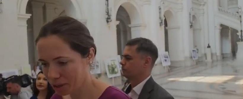 Mirabela Grădinaru a apărut la tribunal flancată de bodyguarzi. Primele imagini