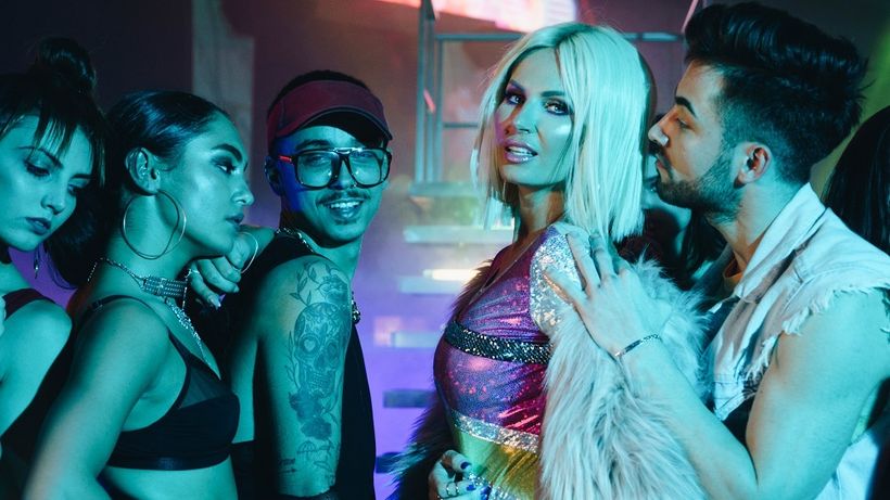 VIDEO / PREMIERĂ ONLINE: Andreea Banică îşi pune întrebarea: “Ce vrei de la mine” în cel mai nou videoclip