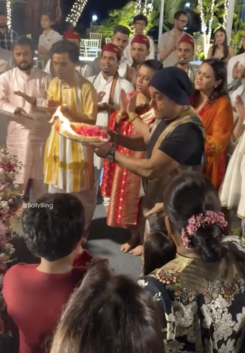 Iulia Vântur și Salman Khan, surprinși împreună la un ritual sacru. Filmarea din India s-a viralizat!