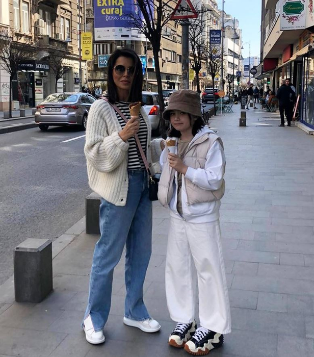 Simona Pătruleasa i-a interzis fiicei sale să facă asta după ce a văzut video-urile cu Eva Măruță. Vedeta de la Kanal D nici nu vrea să audă: „Altfel, nu se poate!”