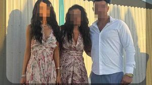 Bătaie ca-n filme între două neveste celebre! Facebook-ul a aprins scânteia, apoi și-au împărțit palme în centrul orașului!